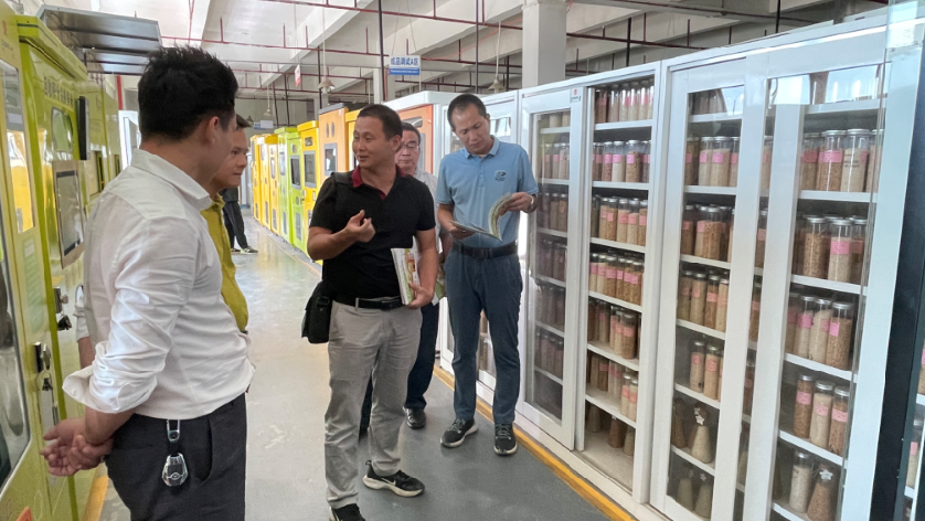 东吉良米仓智能碾米机